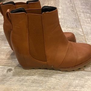 Brown wedge boots
